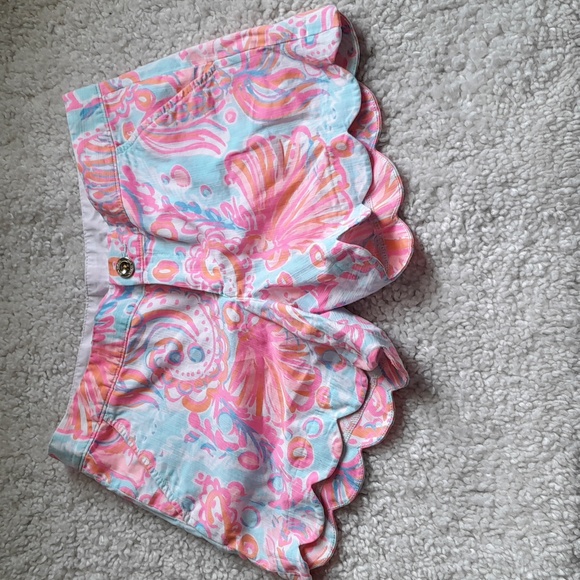 LILLY PULITZER buttercup shorts in too much bubbly  size 2 - Picture 2 of 16